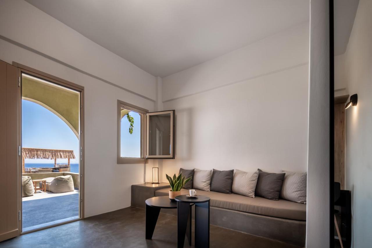 Colombos Beachfront Foinikiá Екстериор снимка