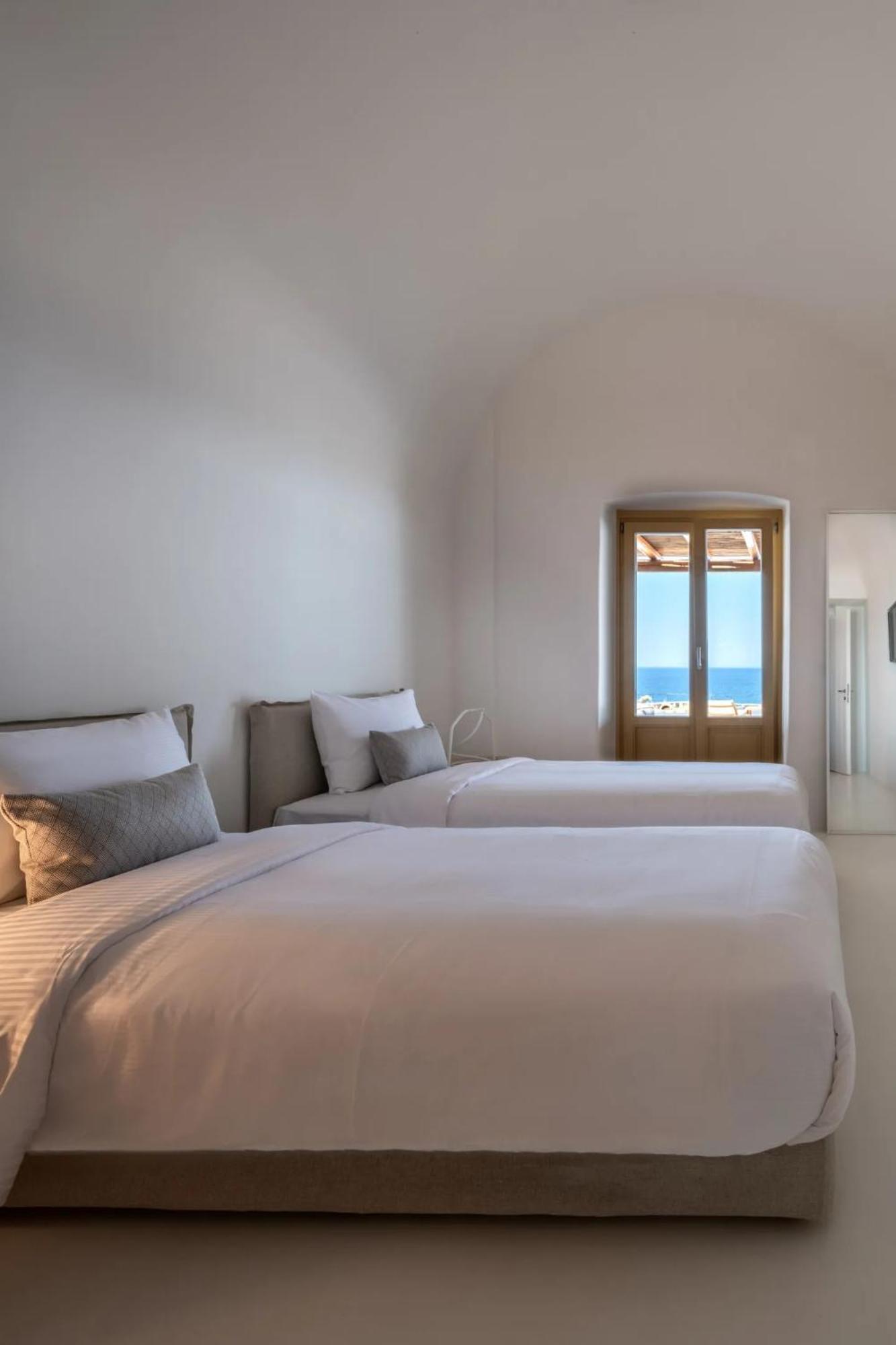 Colombos Beachfront Foinikiá Стая снимка