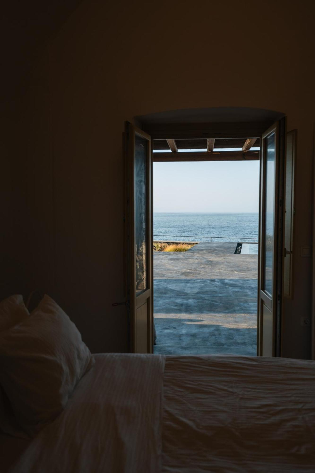 Colombos Beachfront Foinikiá Стая снимка