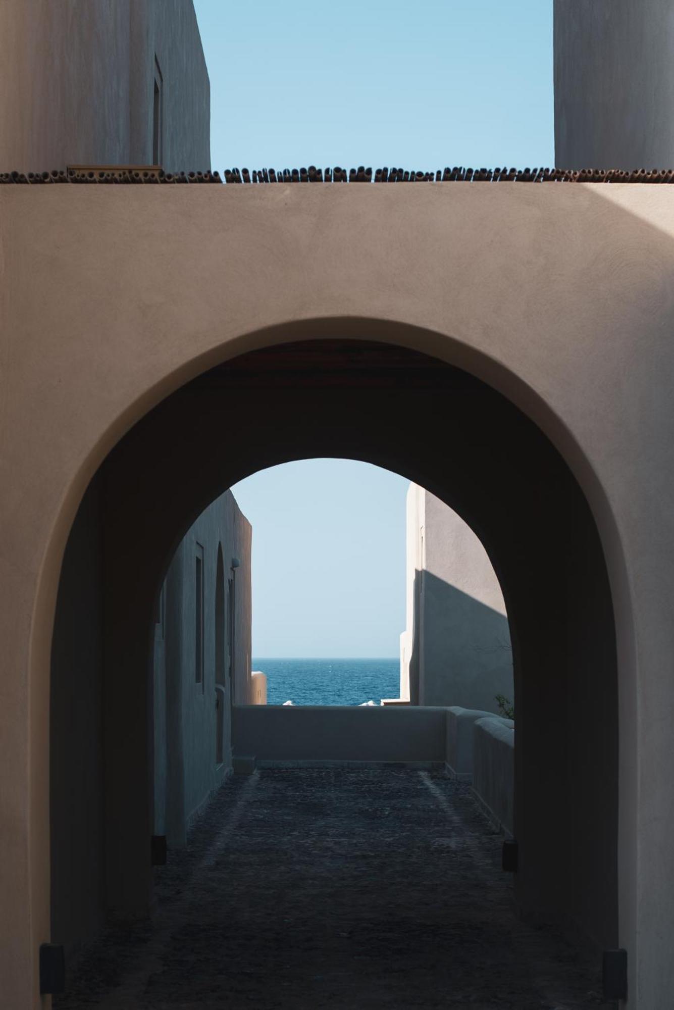 Colombos Beachfront Foinikiá Екстериор снимка